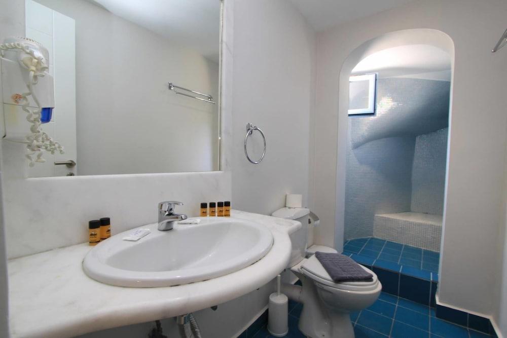 Villa Roussa City Center Fíra Kültér fotó