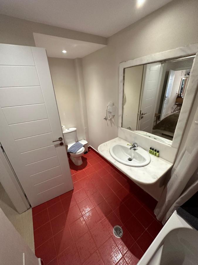 Villa Roussa City Center Fíra Kültér fotó