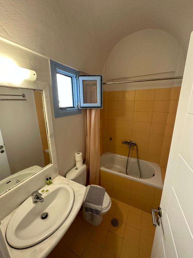 Villa Roussa City Center Fíra Kültér fotó