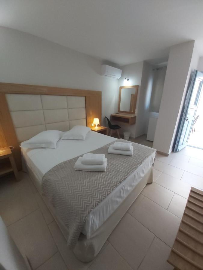 Villa Roussa City Center Fíra Kültér fotó