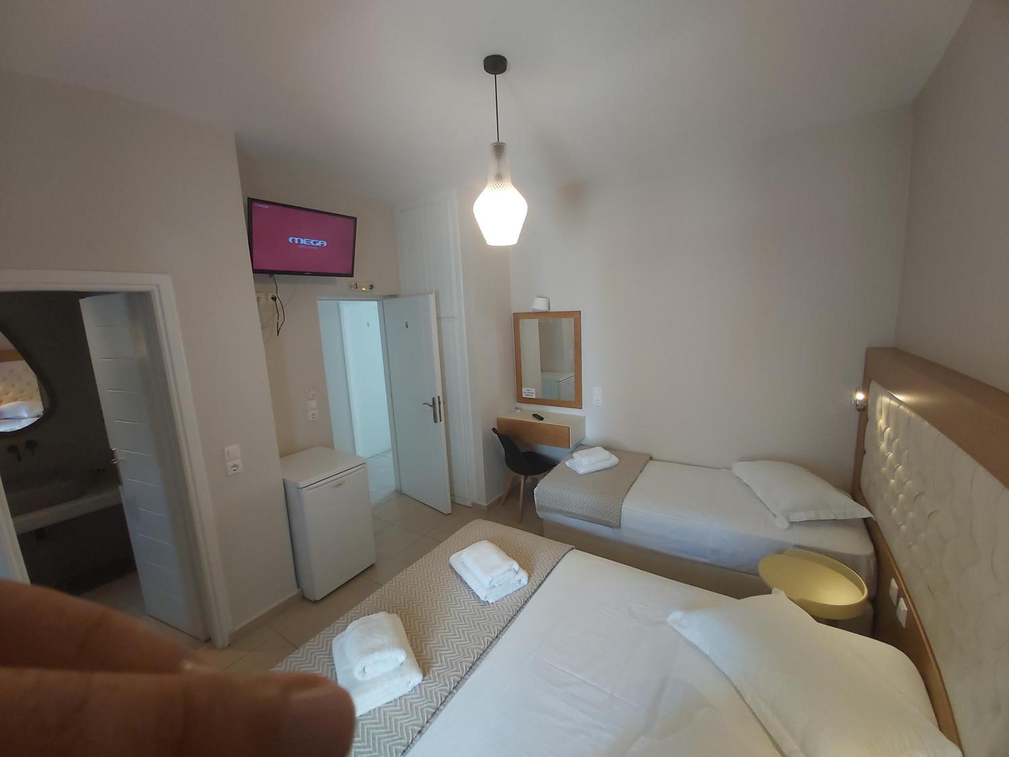 Villa Roussa City Center Fíra Szoba fotó