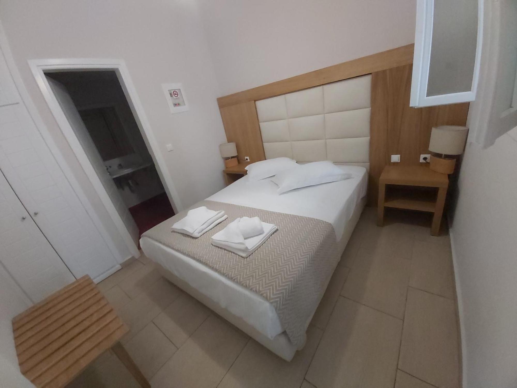 Villa Roussa City Center Fíra Szoba fotó