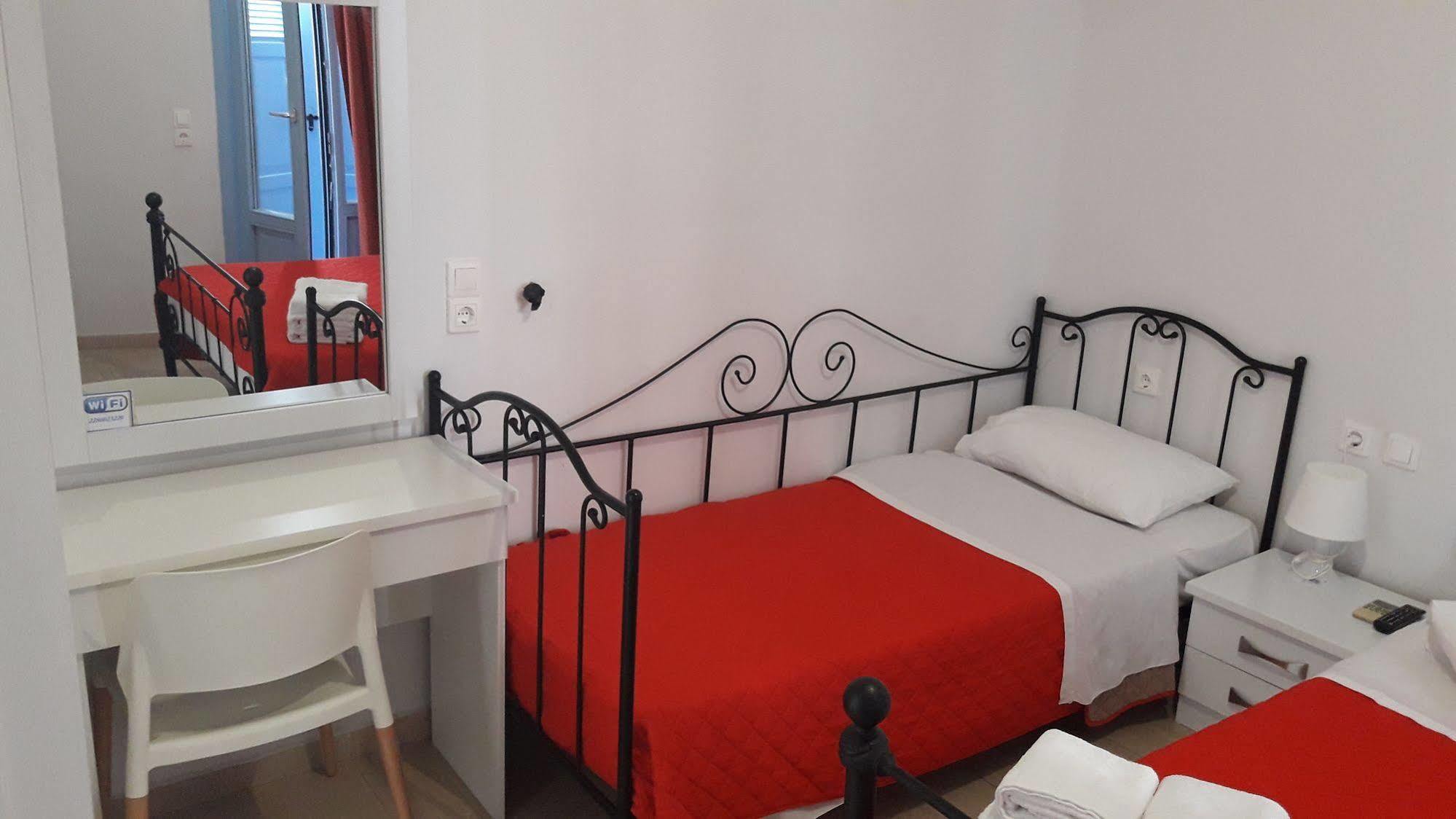 Villa Roussa City Center Fíra Kültér fotó