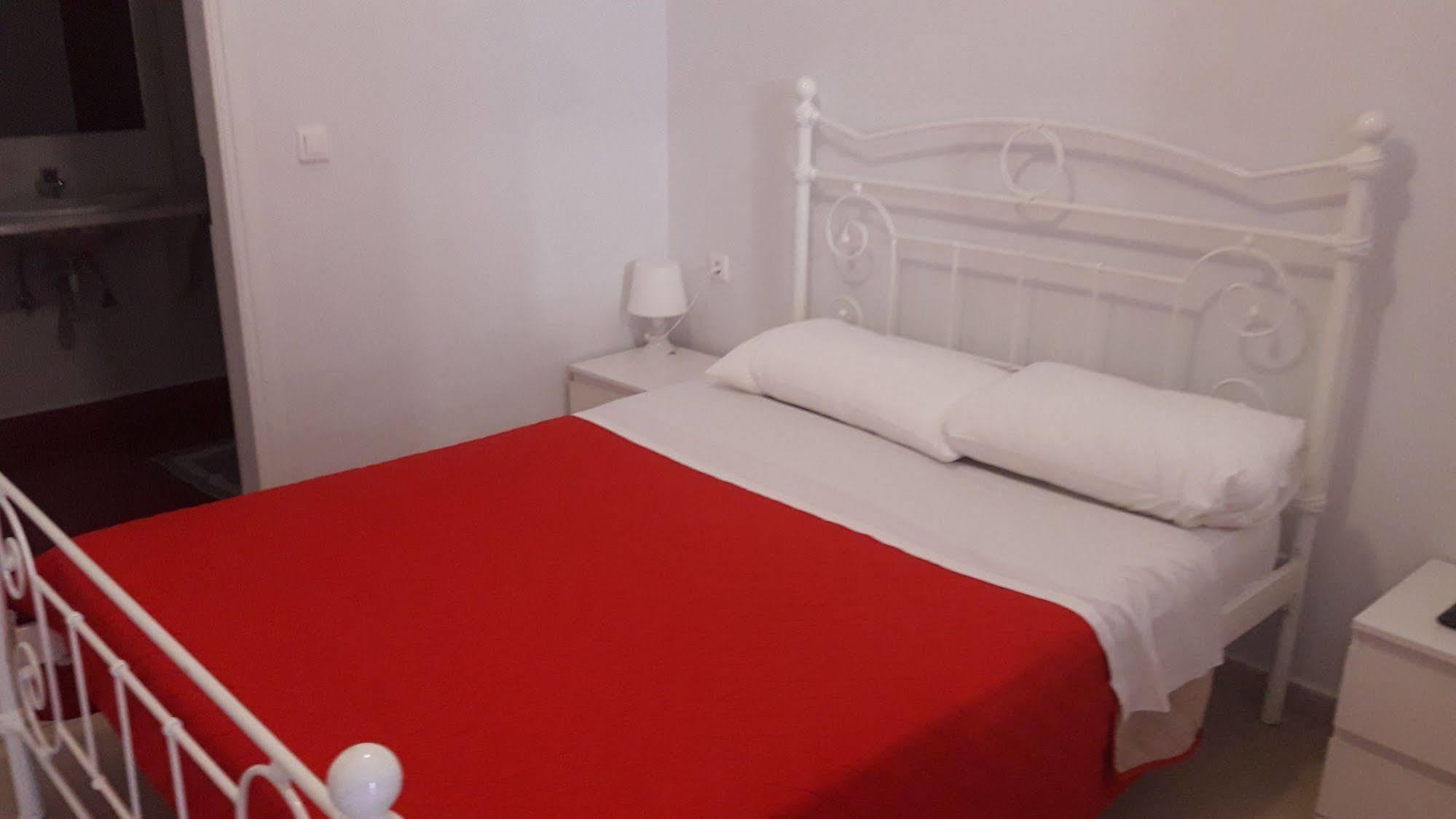 Villa Roussa City Center Fíra Kültér fotó