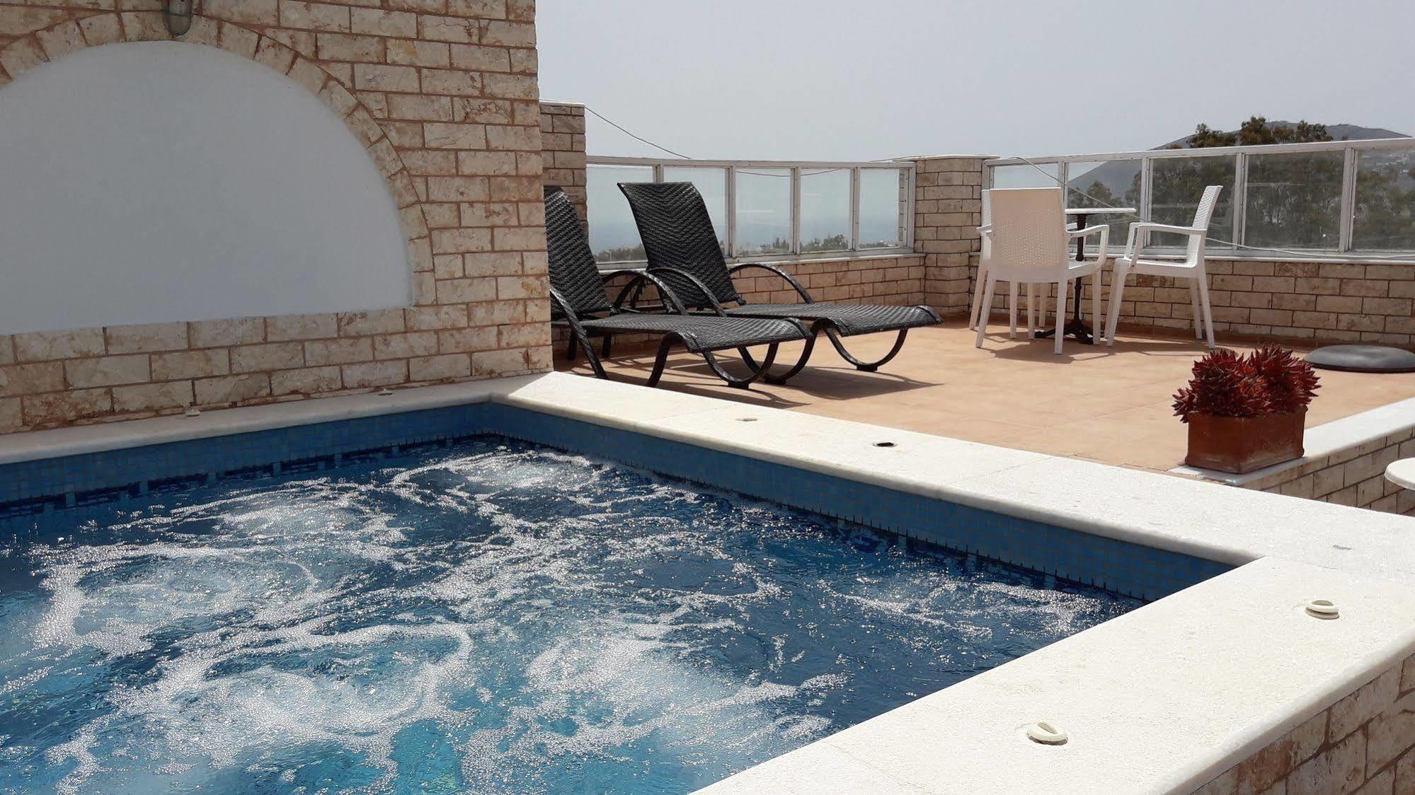 Villa Roussa City Center Fíra Kültér fotó