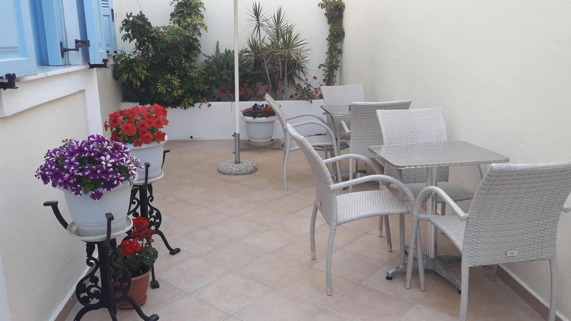 Villa Roussa City Center Fíra Kültér fotó